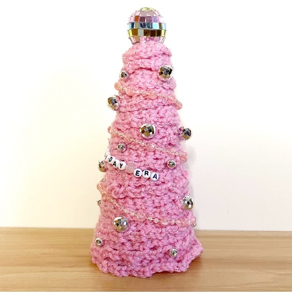 In My Holiday Era Friendship Bracelet Pink Crochet Christmas Tree - Picture 3 of 5
